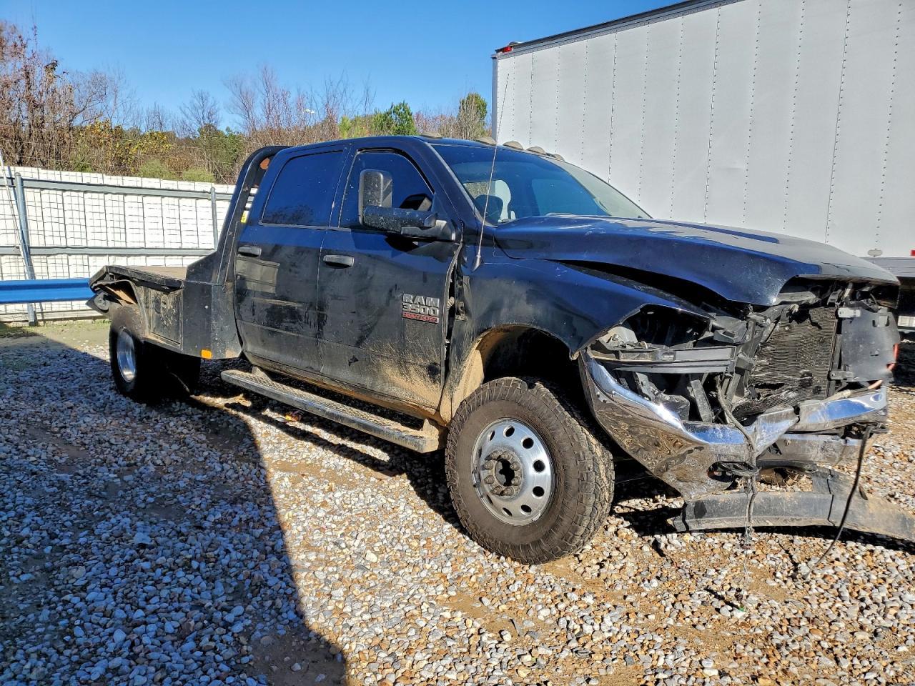 2017 Ram 3500 Tradesman Crew - Фото 4