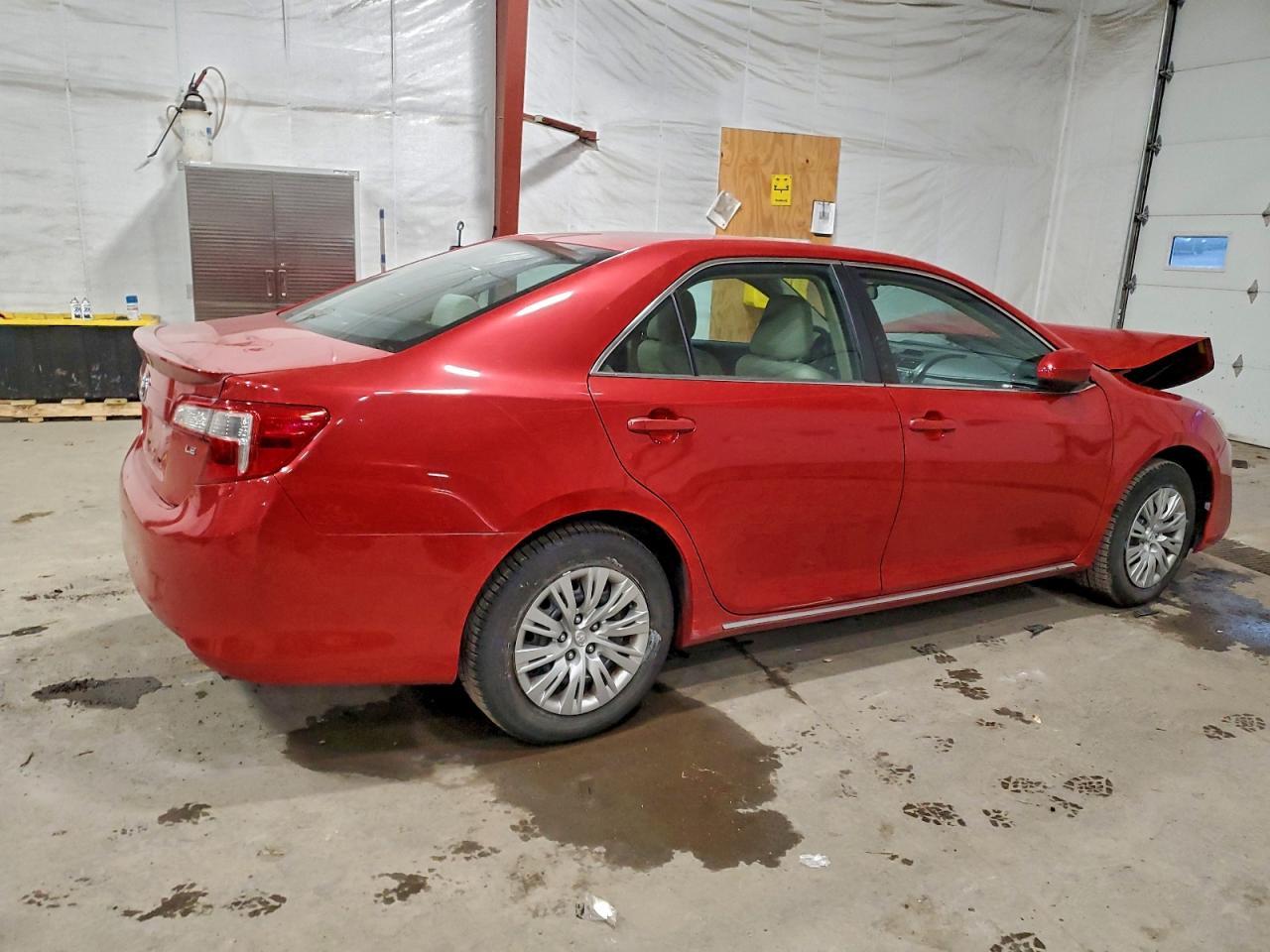 2014 Toyota Camry L - Фото 3