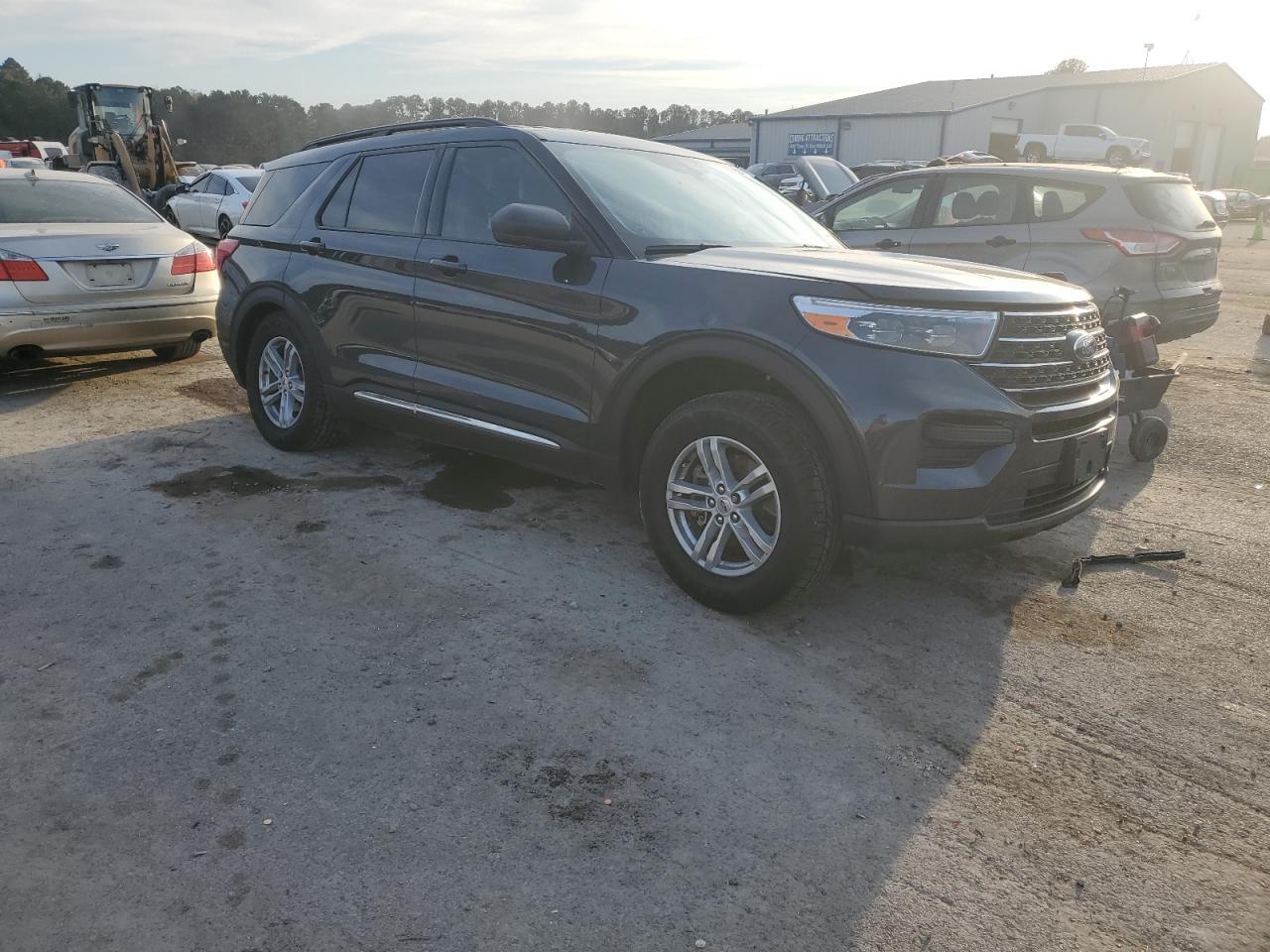 2023 Ford Explorer Xlt - Image 4
