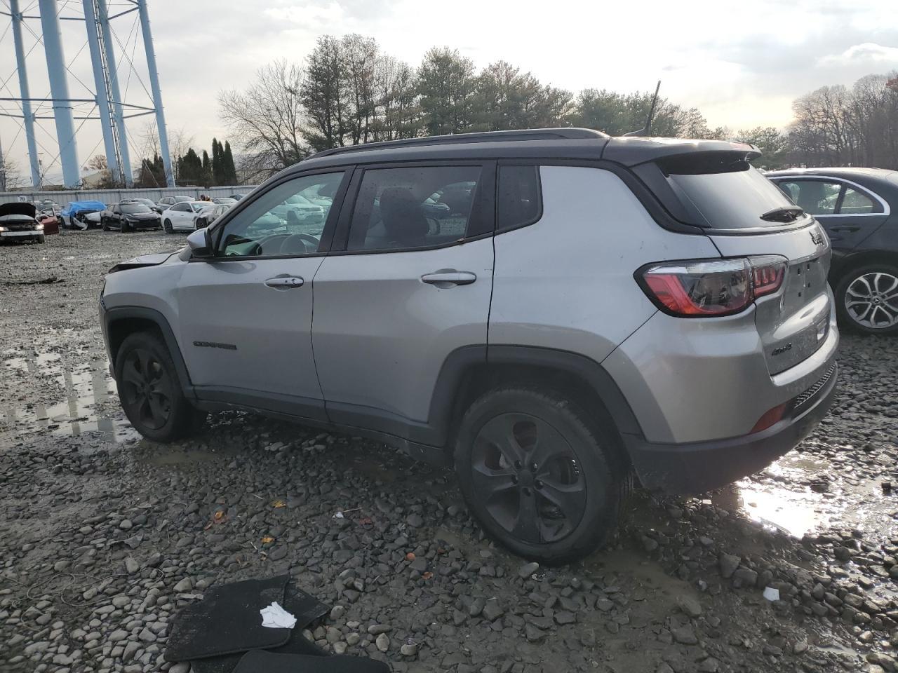 2021 Jeep Compass Latitude - Фото 2