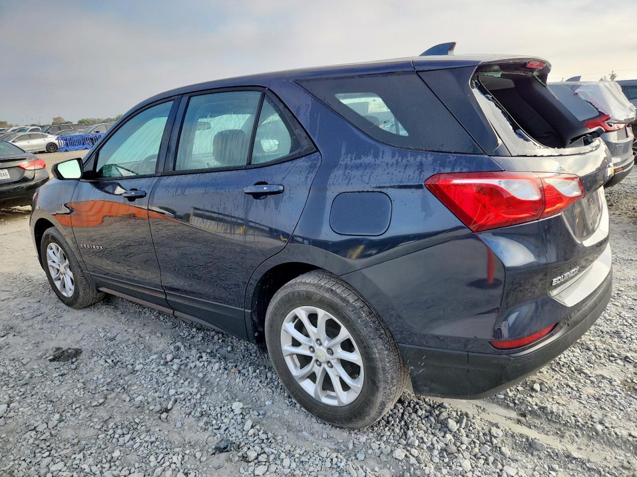2019 Chevrolet Equinox Ls - Image 2