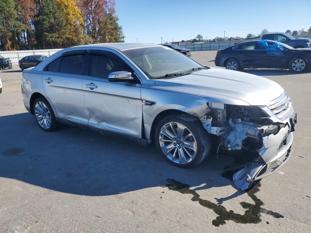 2010 Ford Taurus Limited - Image 4