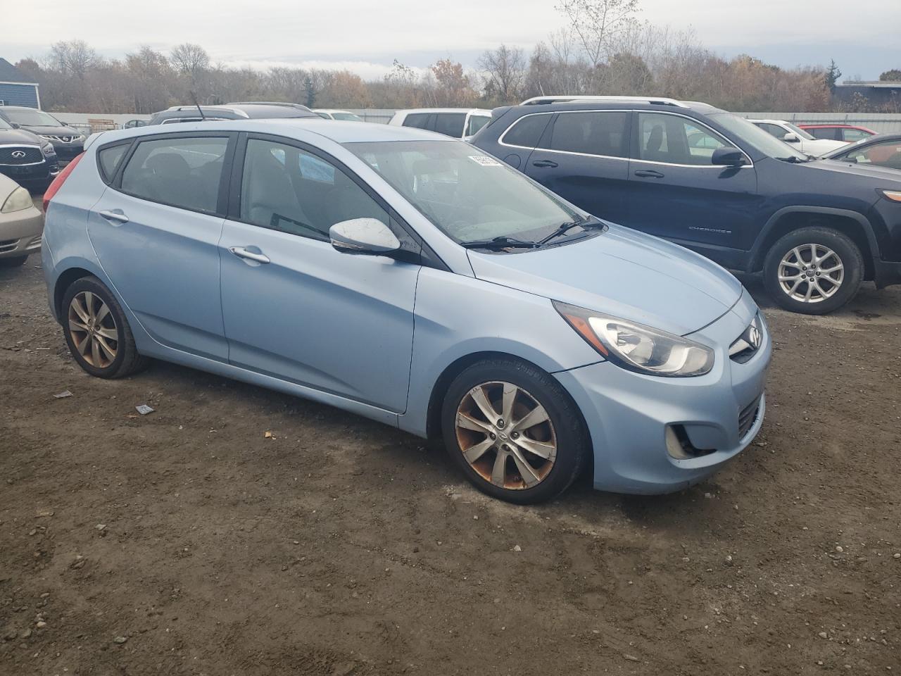 2013 Hyundai Accent Gls - Фото 4
