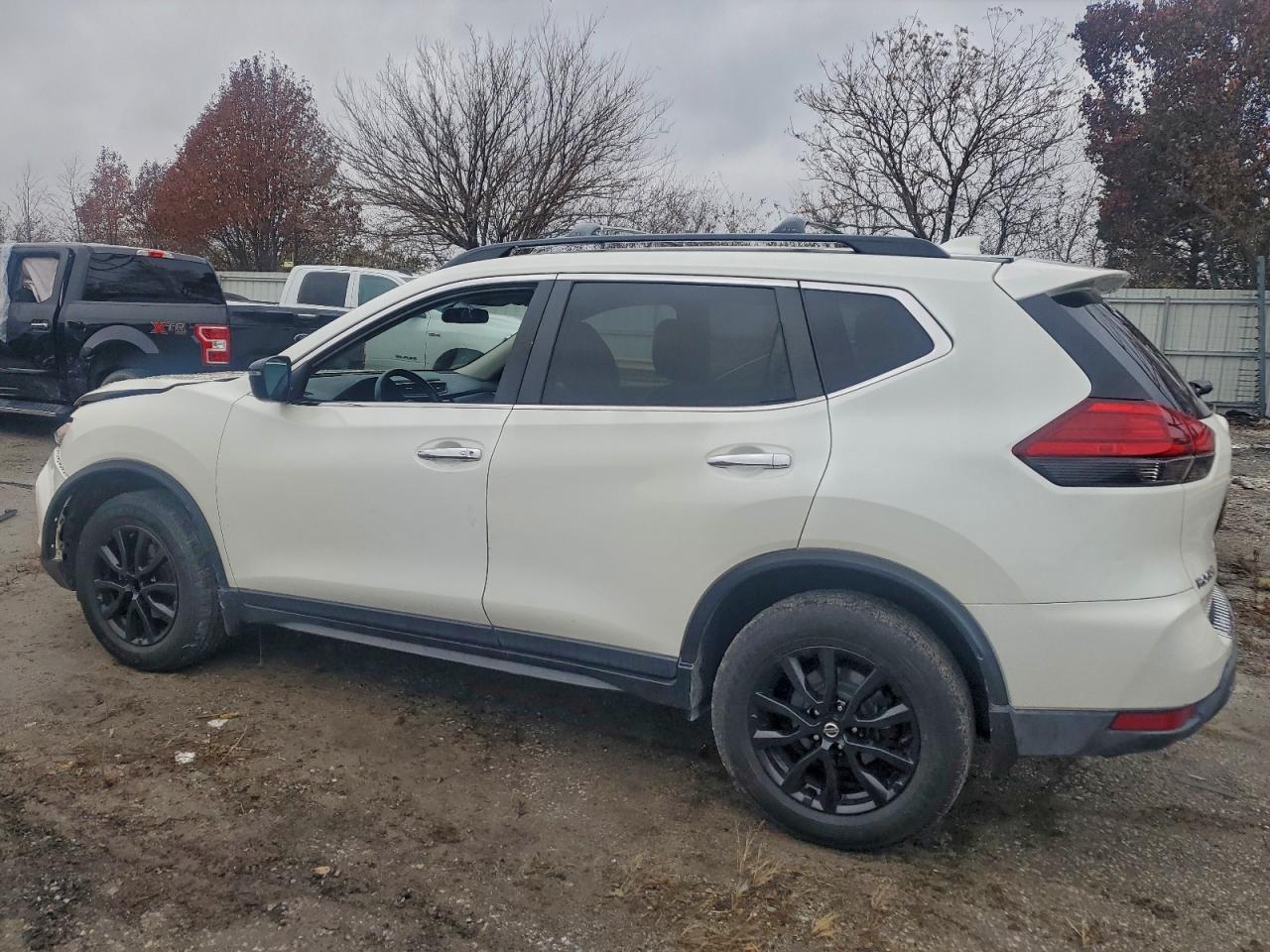2017 Nissan Rogue Sv - Фото 2