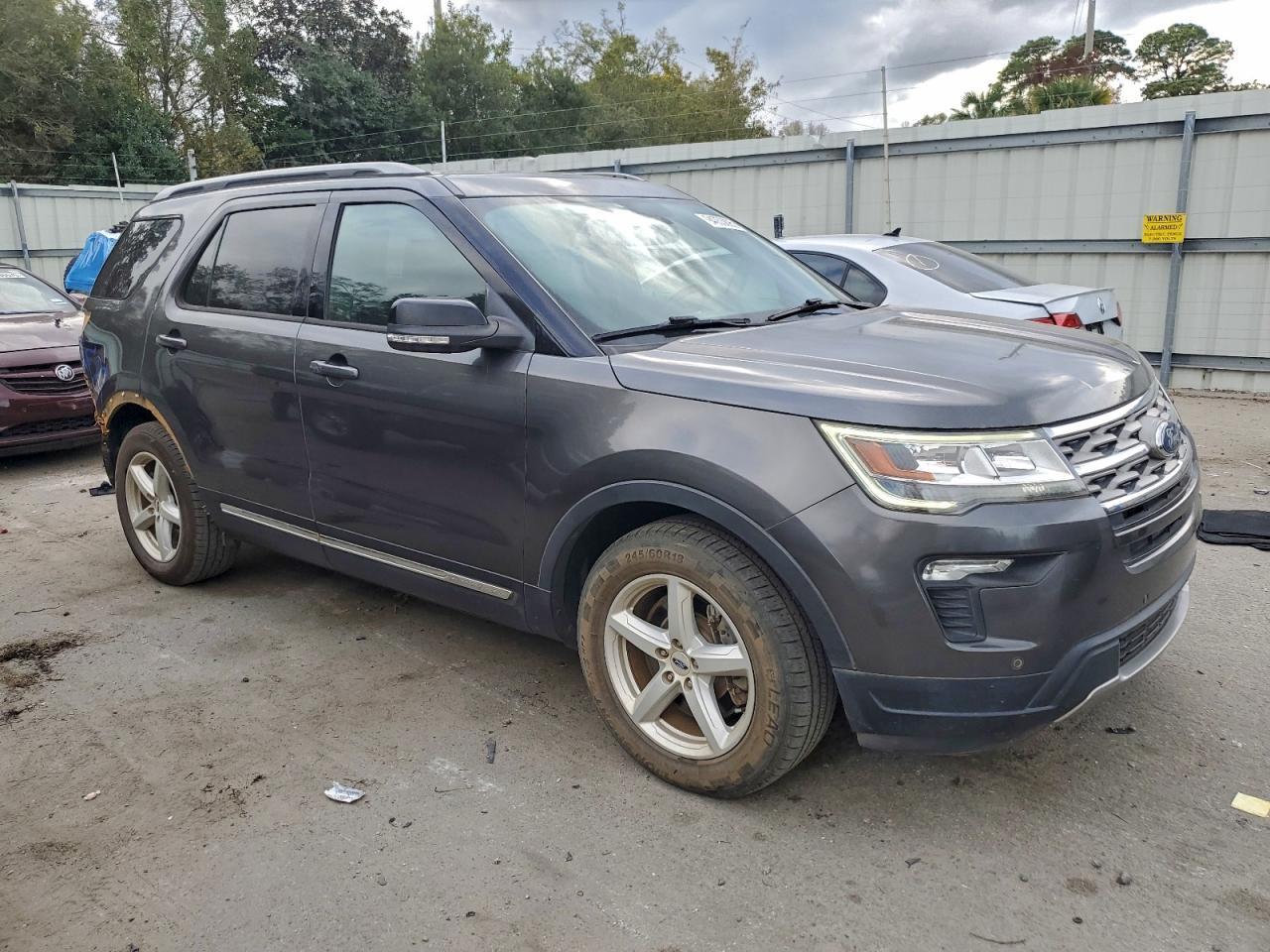2018 Ford Explorer Xlt - Image 4