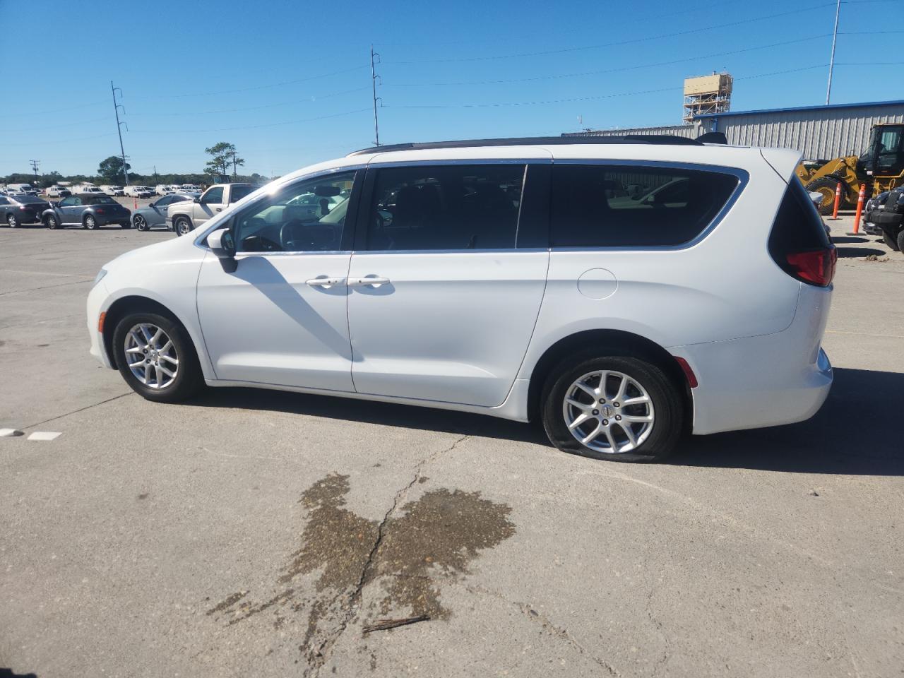 2021 Chrysler Voyager Lxi - Image 2