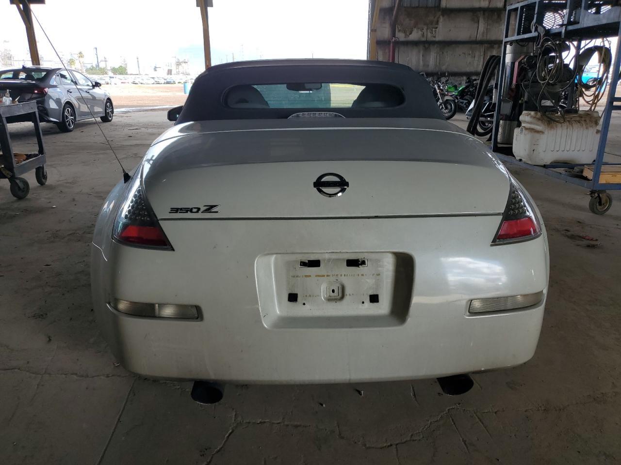 2004 Nissan 350Z Roadster - Фото 6