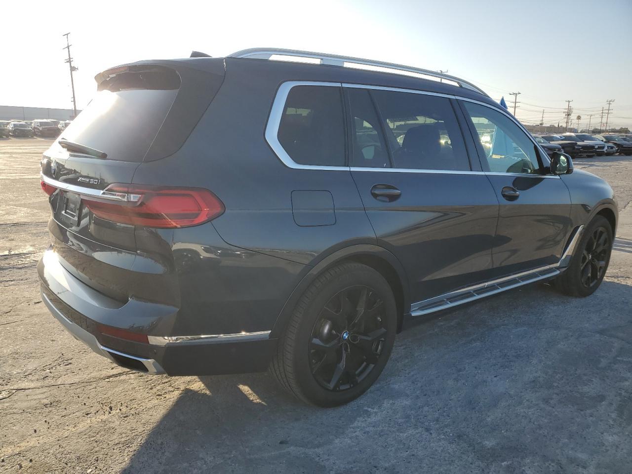 2019 BMW X7 xDrive50I - Image 3