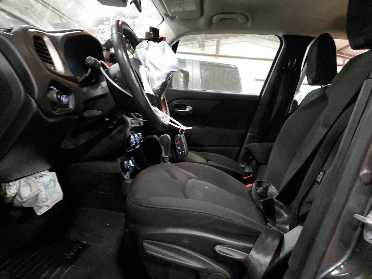 2017 Jeep Renegade Latitude - Image 7