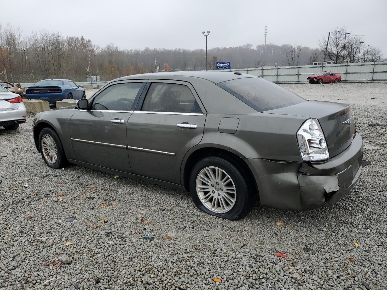2010 Chrysler 300 Touring - Image 2