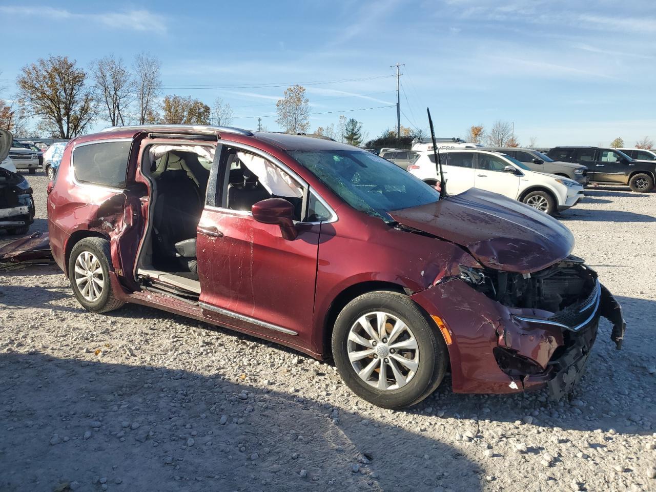2018 Chrysler Pacifica Touring L - Фото 4