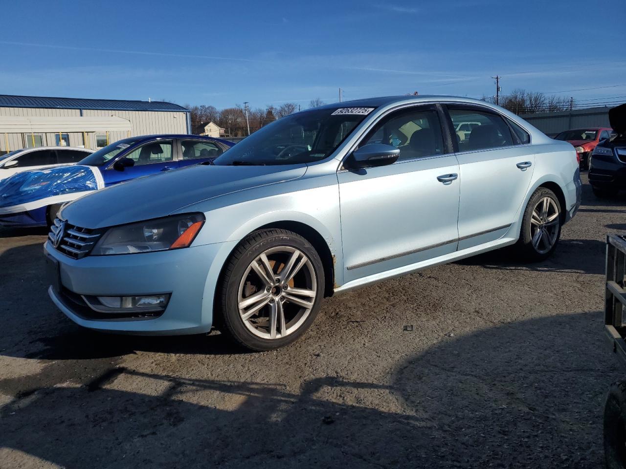 2012 Volkswagen Passat Sel