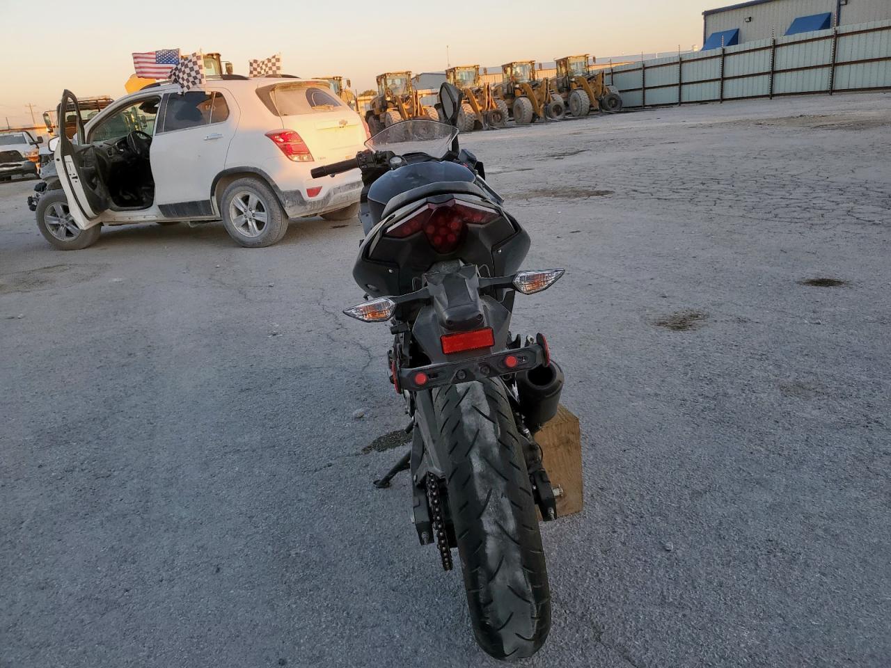 2024 Kawasaki Ex500 H - Фото 4