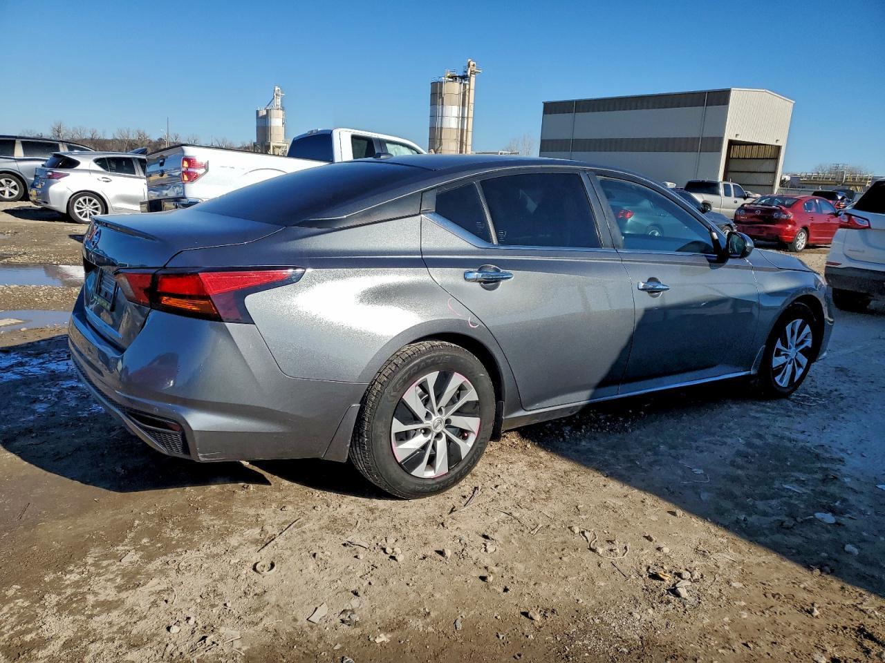 2020 Nissan Altima S - Image 3