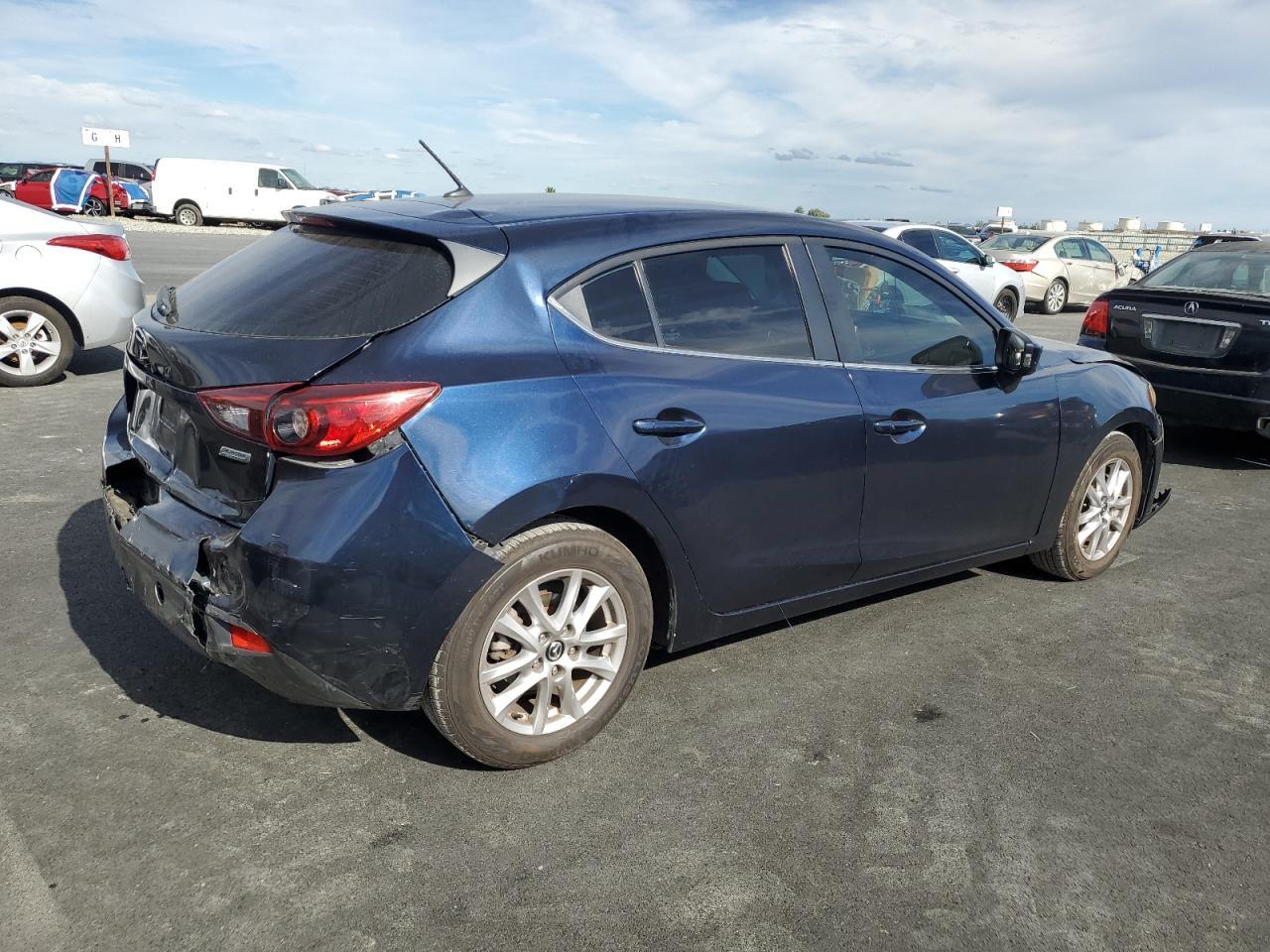 2014 Mazda 3 Touring - Image 3