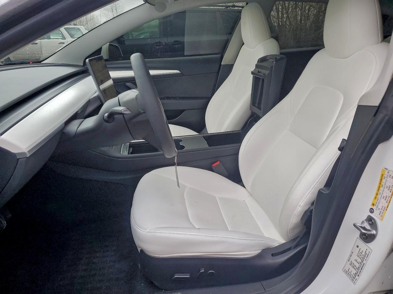 2023 Tesla Model 3 - Фото 7