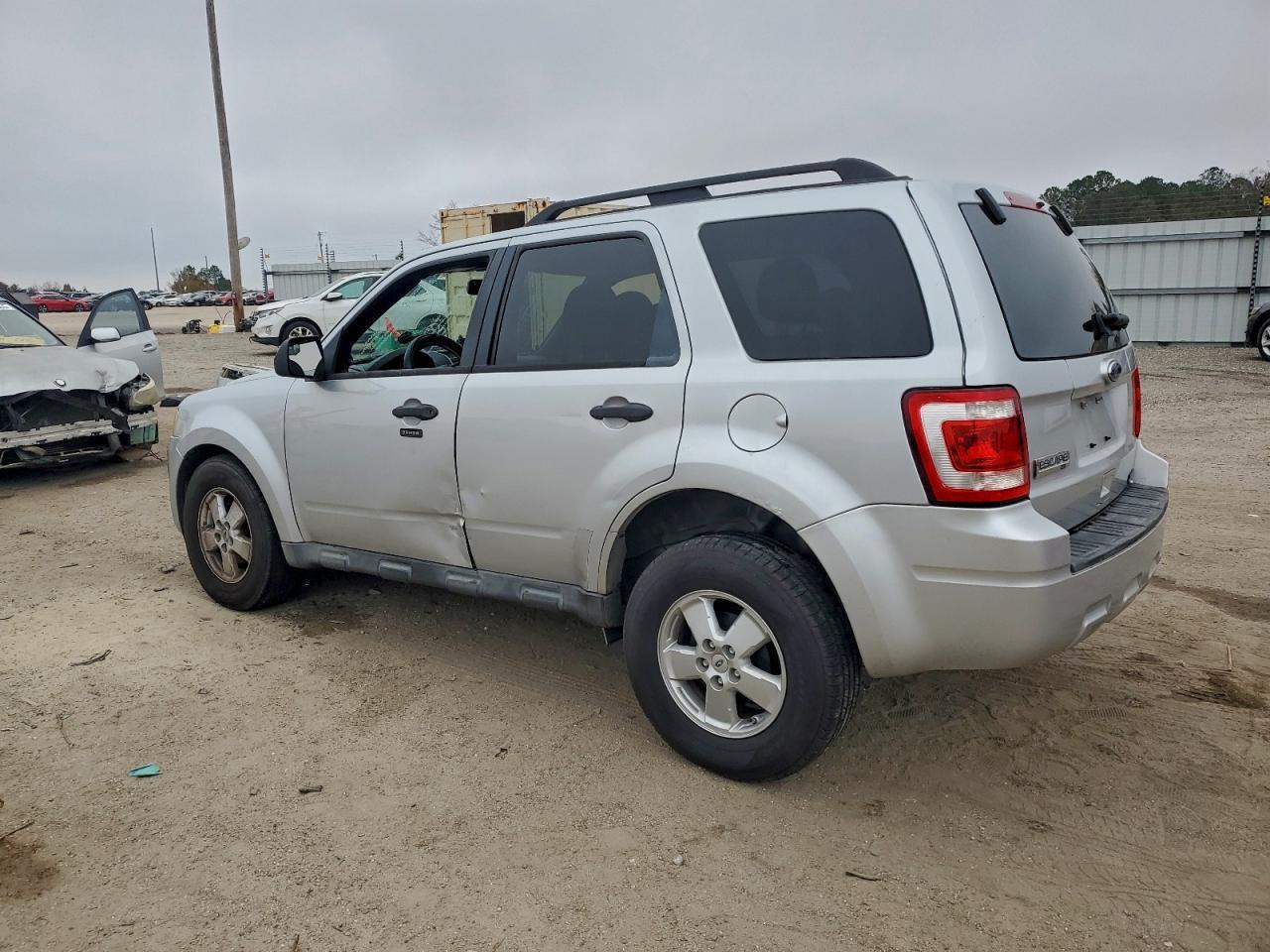 2011 Ford Escape Xlt - Фото 2