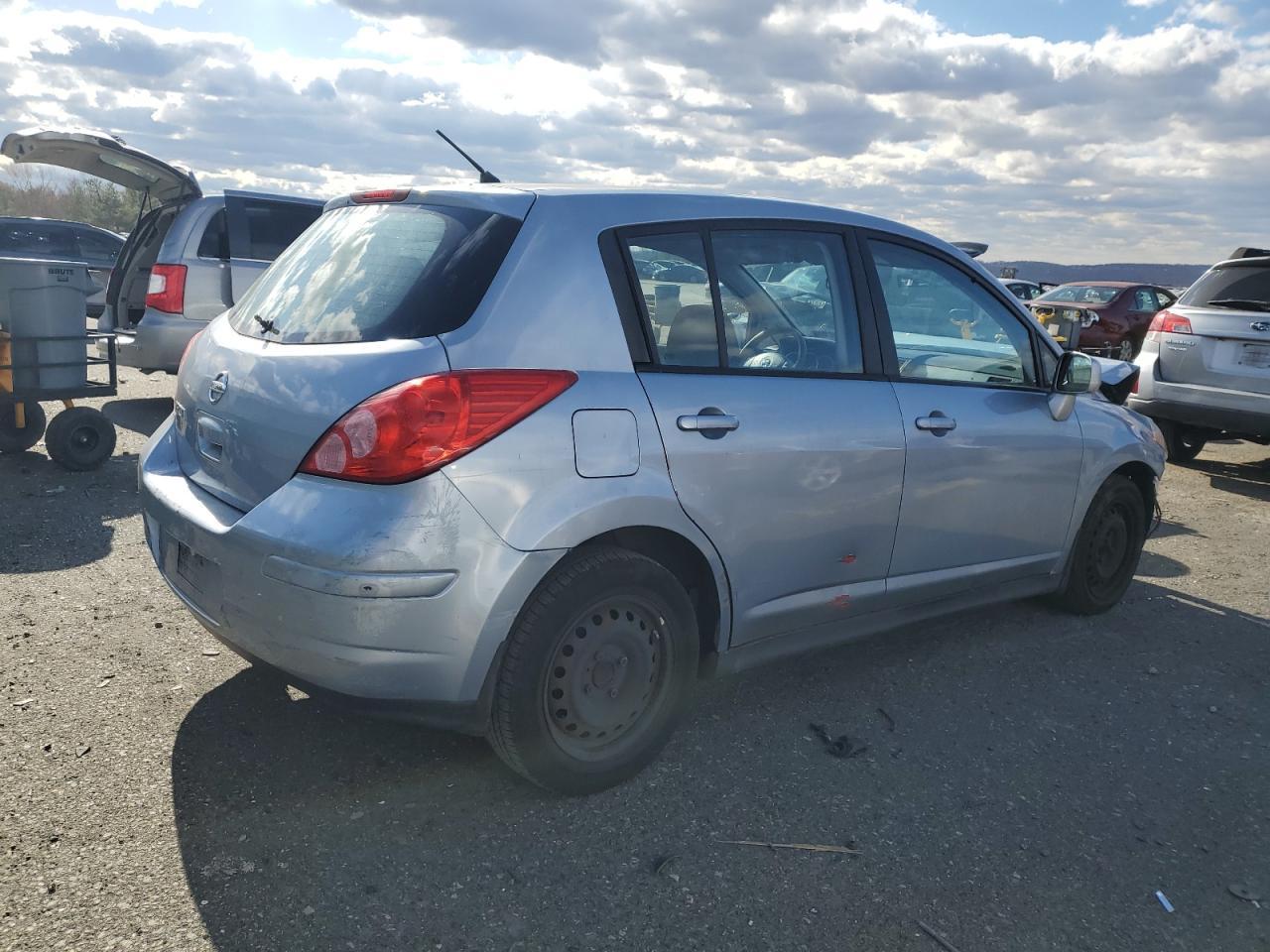 2012 Nissan Versa S - Image 3