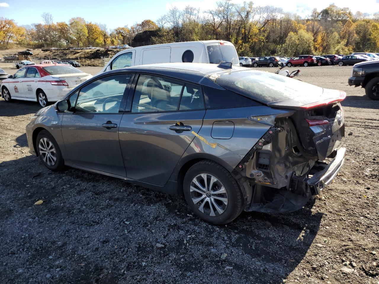 2020 Toyota Prius Prime Le - Фото 2