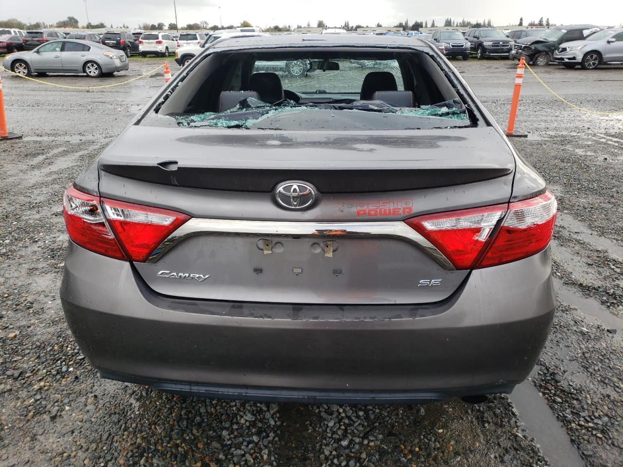 2016 Toyota Camry Le - Фото 6