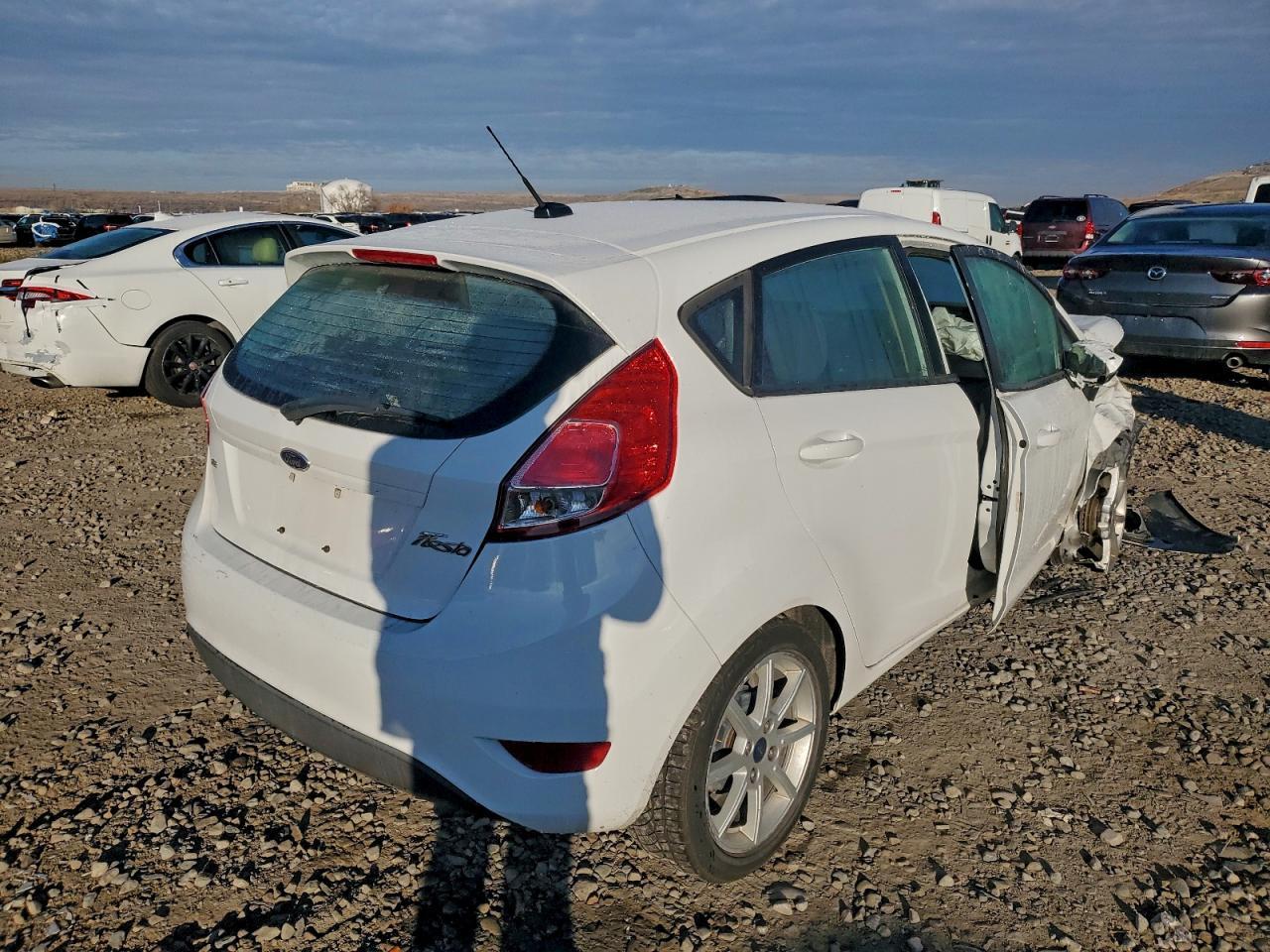 2014 Ford Fiesta Se - Image 3