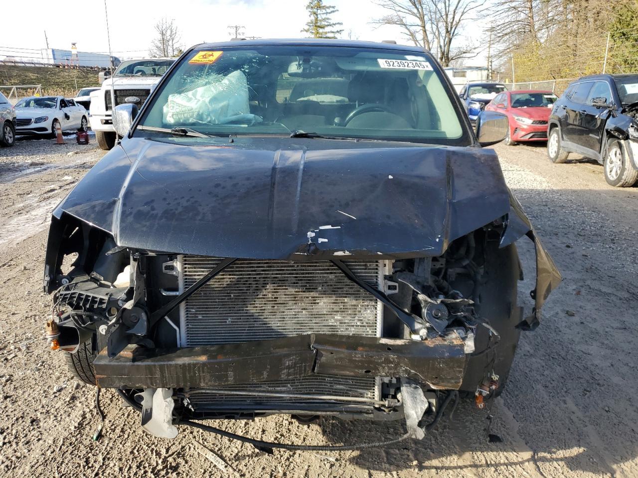 2014 Chrysler Town & Country Touring L - Image 5