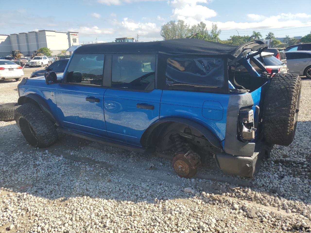 2022 Ford Bronco Base - Фото 2