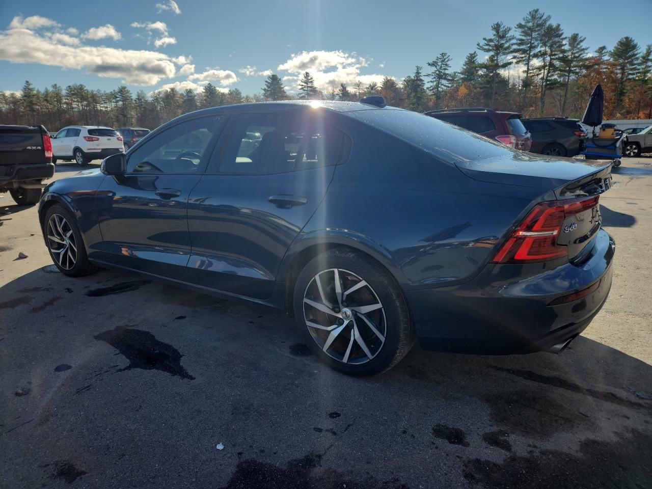 2019 Volvo S60 T6 Momentum - Image 2