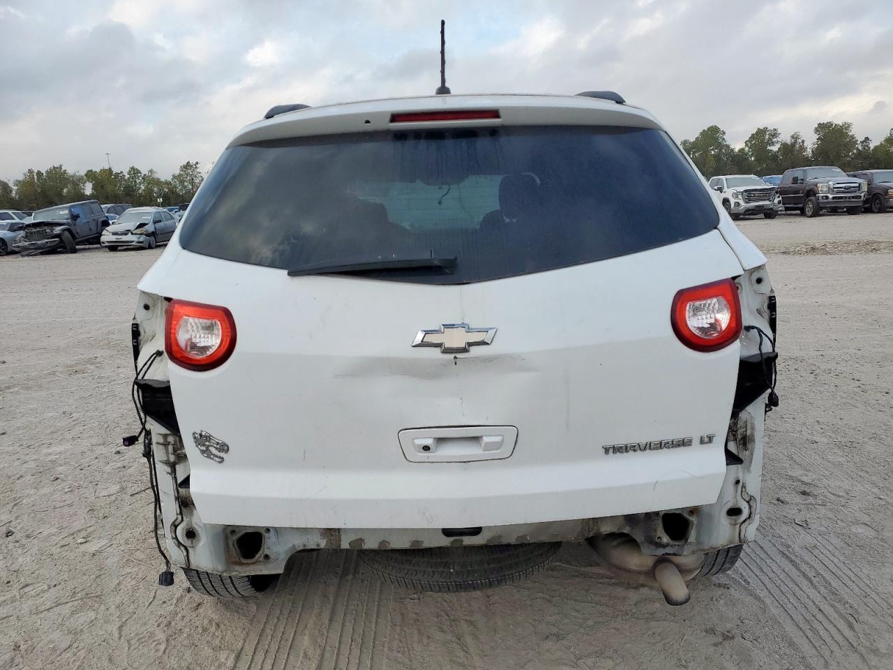 2010 Chevrolet Traverse Lt - Image 6