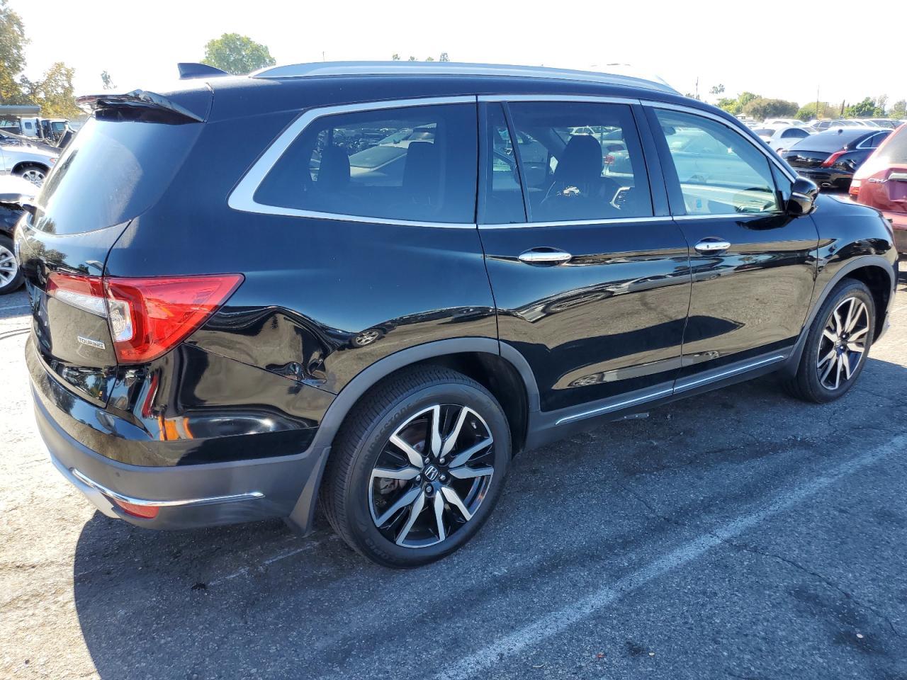 2019 Honda Pilot Touring - Image 3