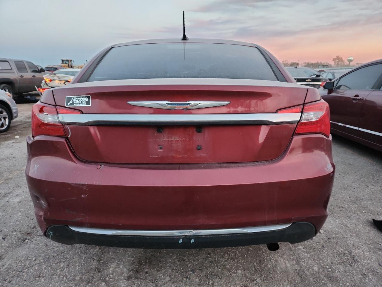 2011 Chrysler 200 Touring - Фото 6