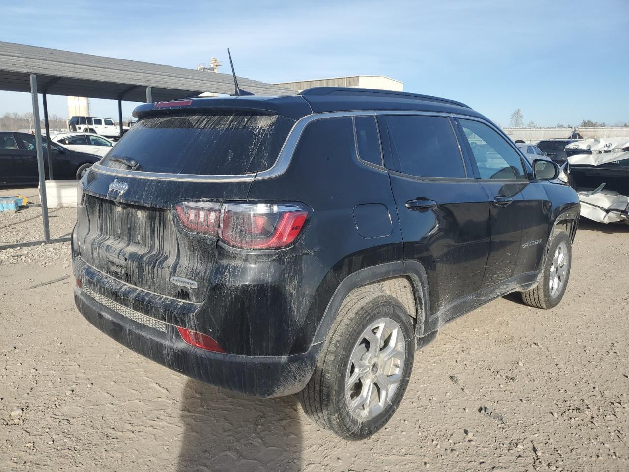 2025 Jeep Compass Latitude - Фото 3