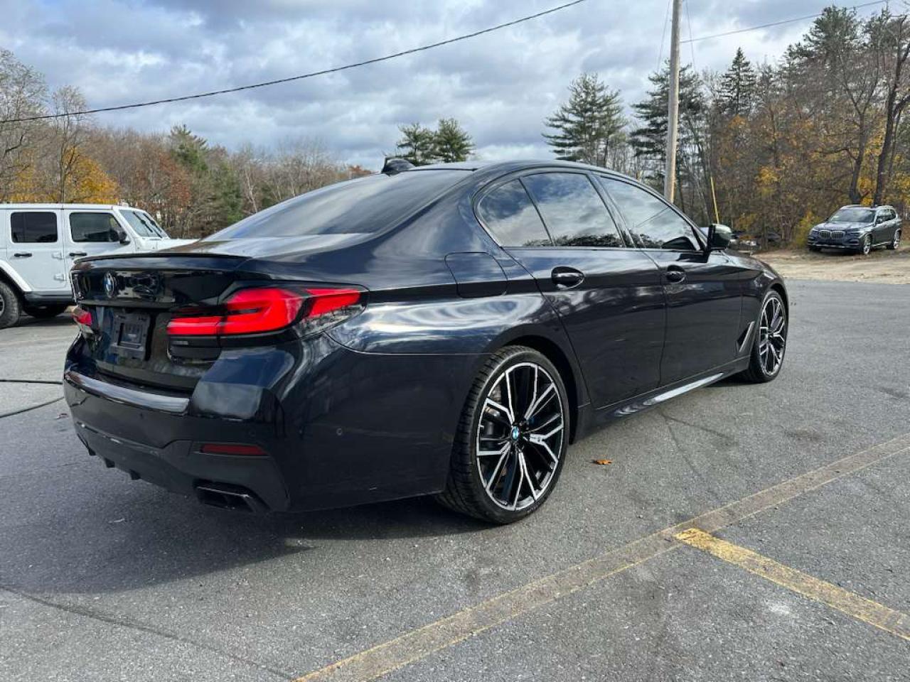 2022 BMW M550Xi - Фото 3