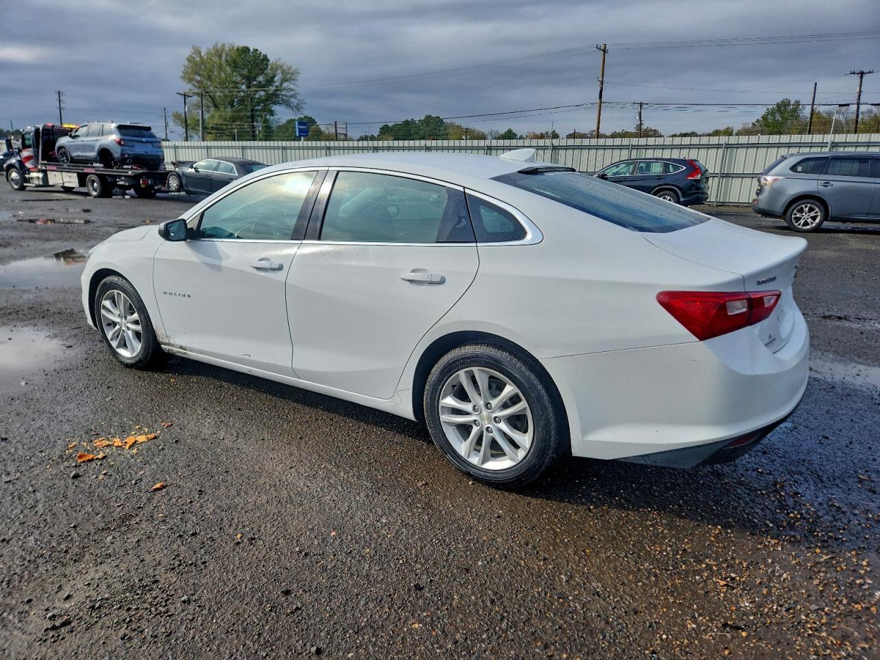 2018 Chevrolet Malibu Lt - Image 2