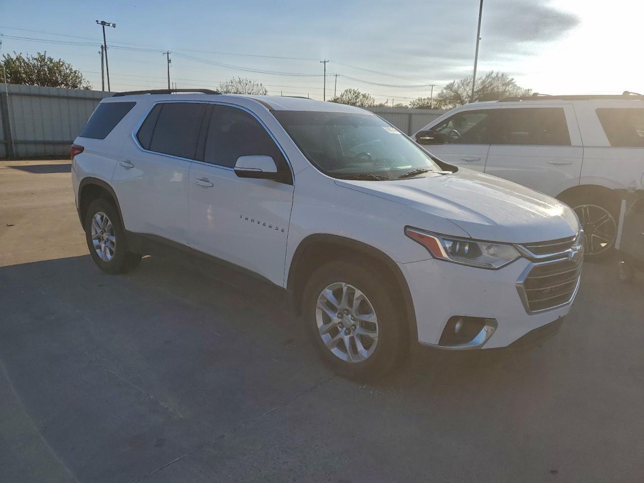 2021 Chevrolet Traverse Lt - Фото 4