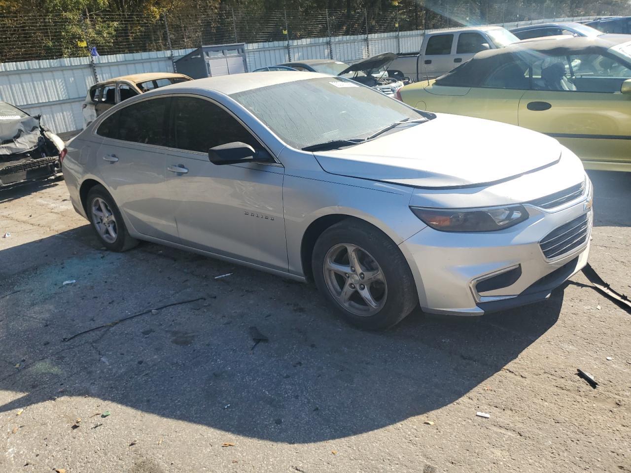 2018 Chevrolet Malibu Ls - Image 4