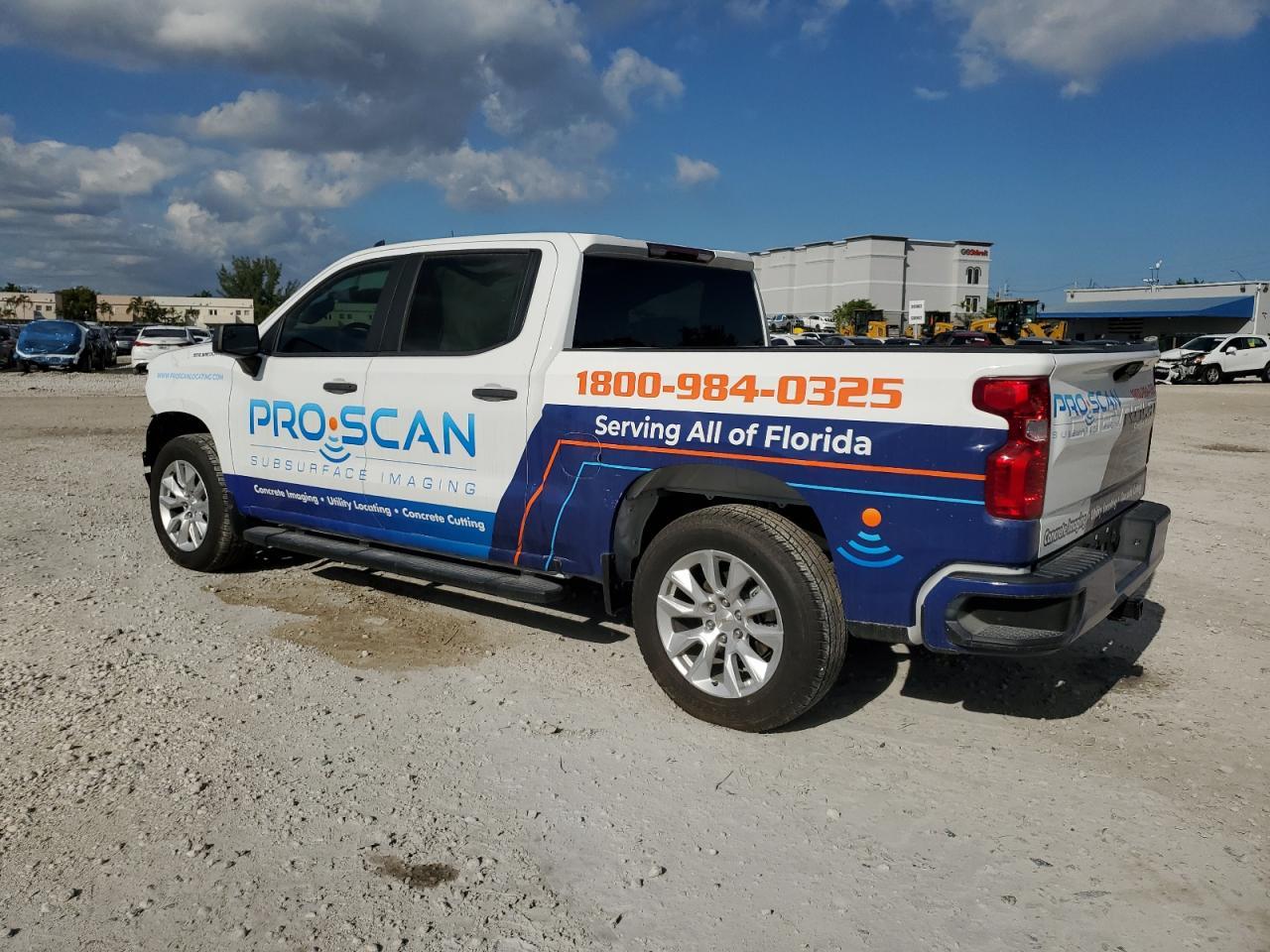 2024 Chevrolet Silverado C1500 Custom - Фото 2