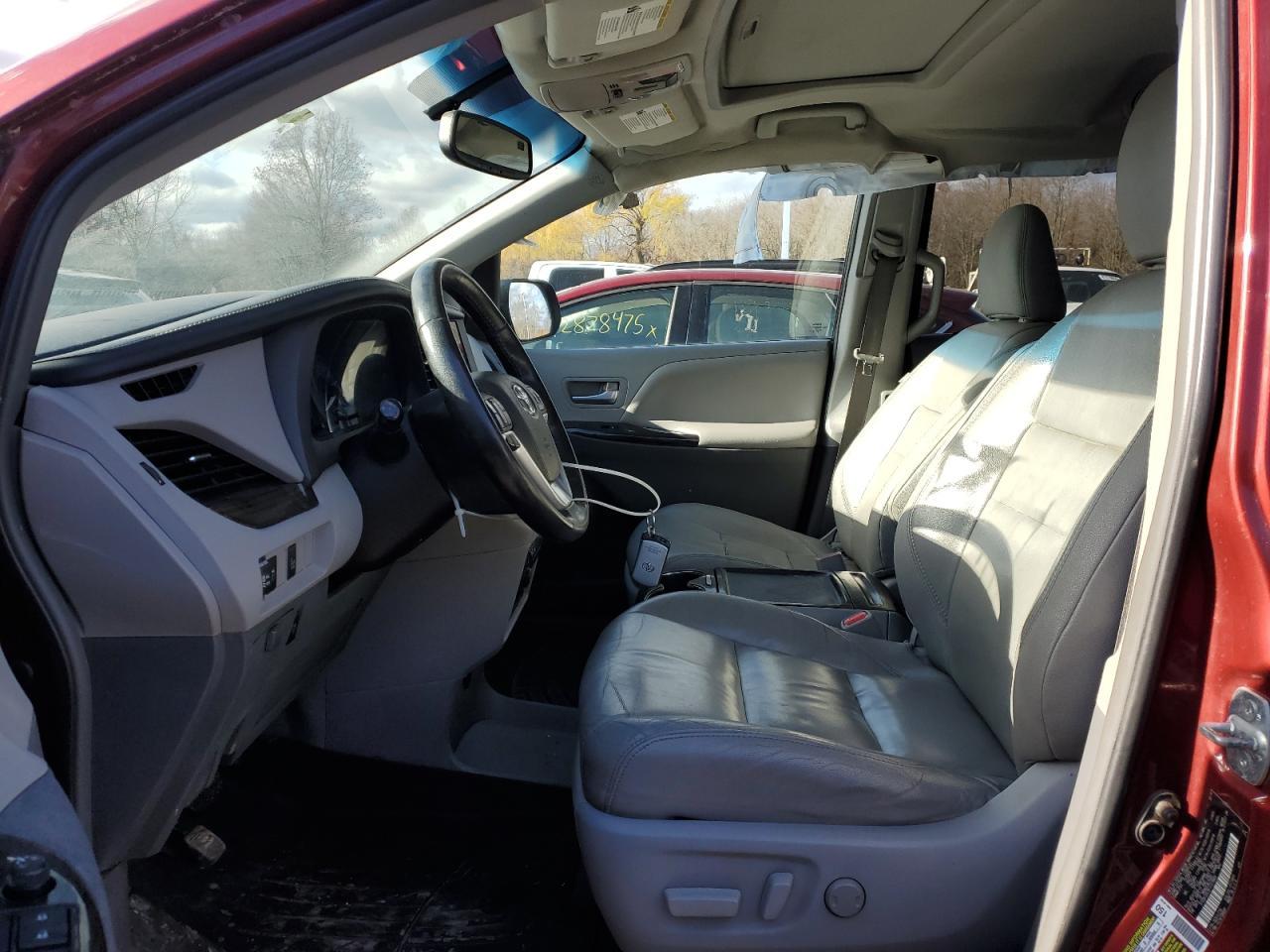 2015 Toyota Sienna Xle - Фото 7