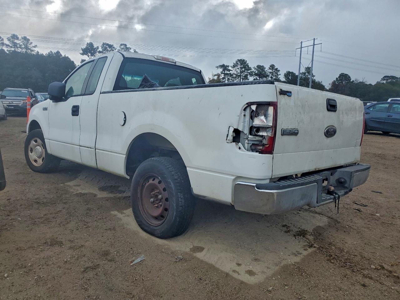 2005 Ford F-150 - Image 2