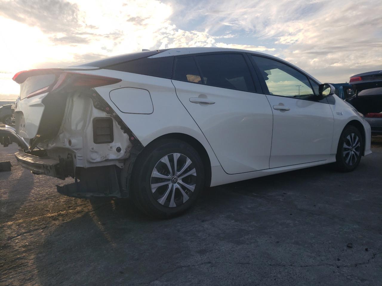 2017 Toyota Prius Prime - Image 3