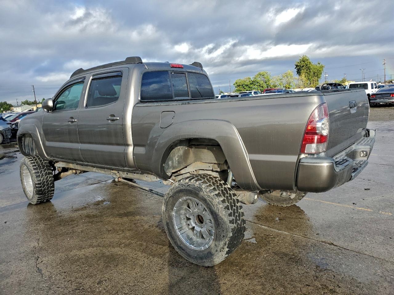 2010 Toyota Tacoma Double Cab Prerunner Long Bed - Image 2