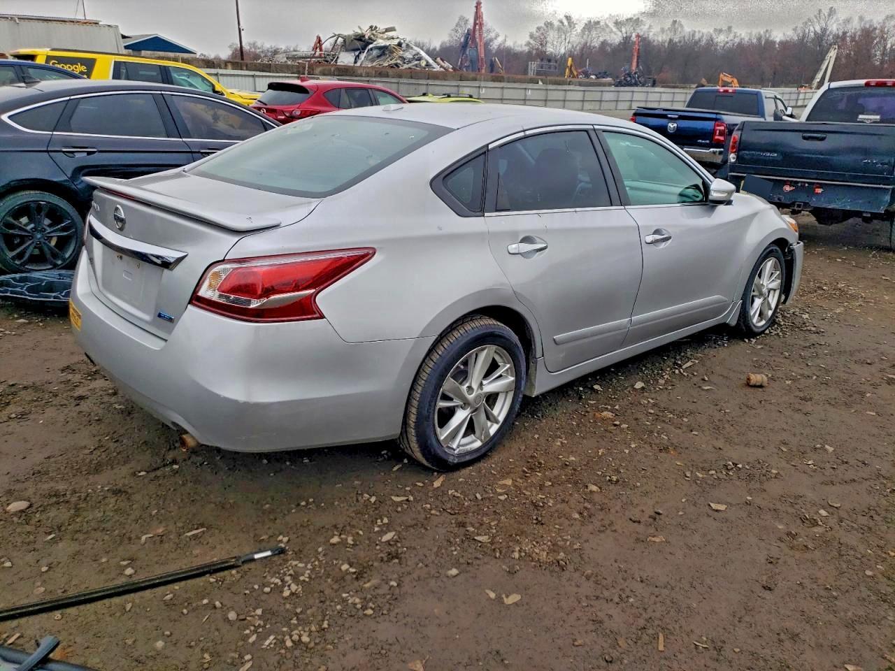 2013 Niss Altima - Фото 3