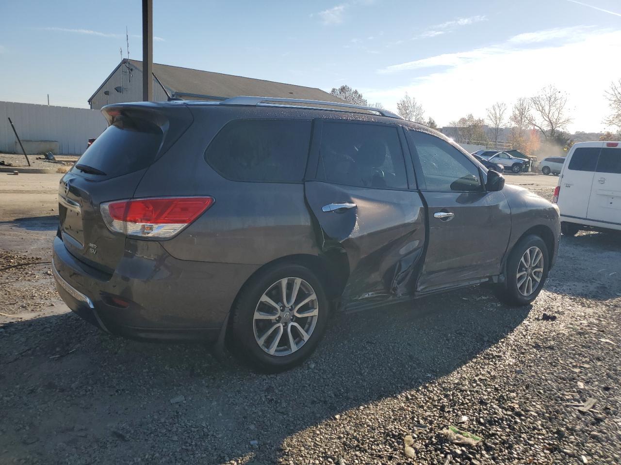 2015 Nissan Pathfinder Sv - Image 3