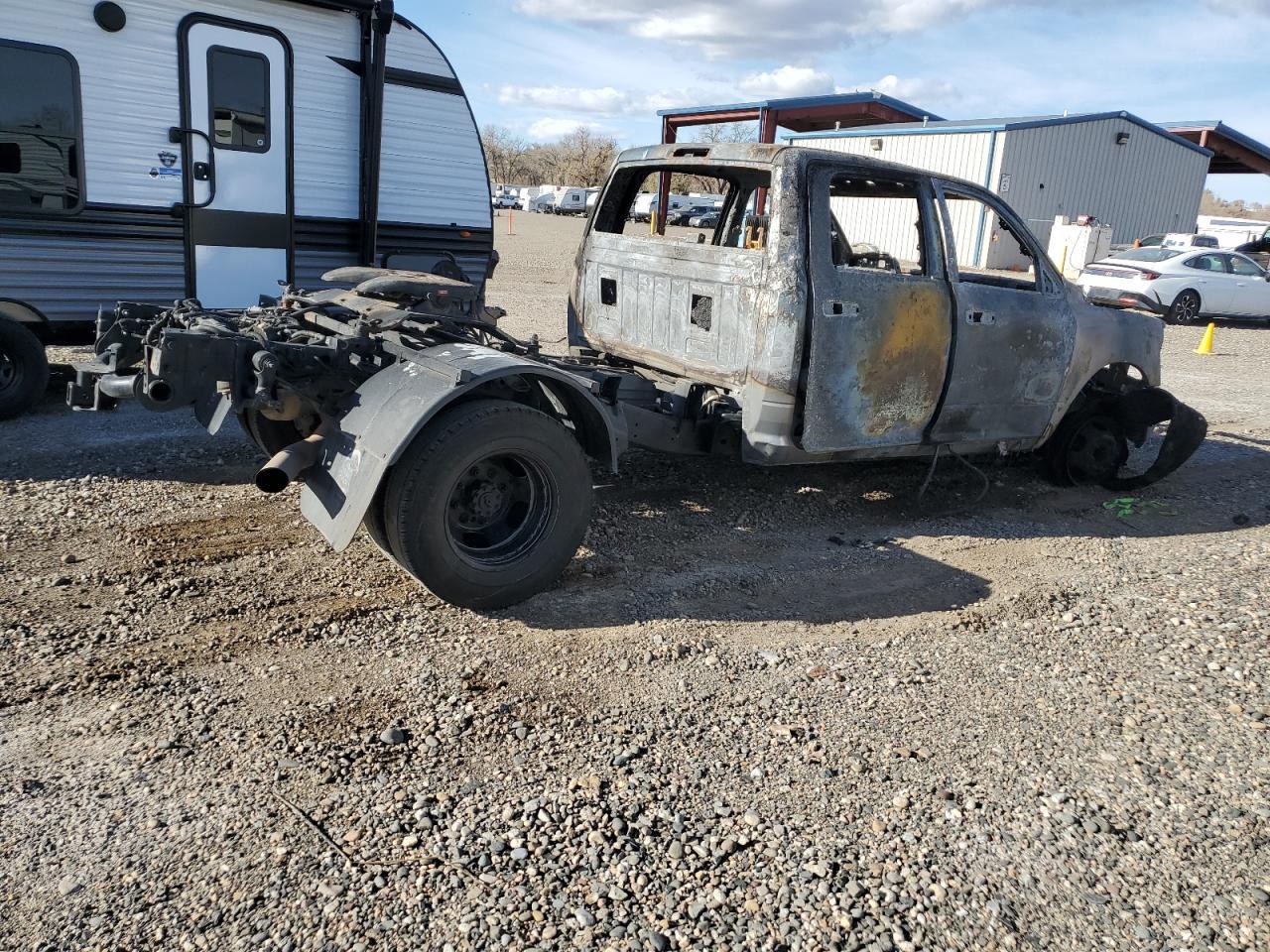 2020 Ram 3500 Truck Cab And Chassis - Image 3