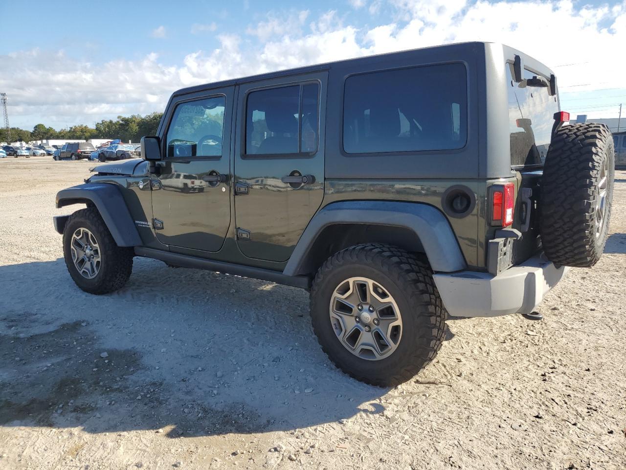 2015 Jeep Wrangler Unlimited Rubicon - Фото 2