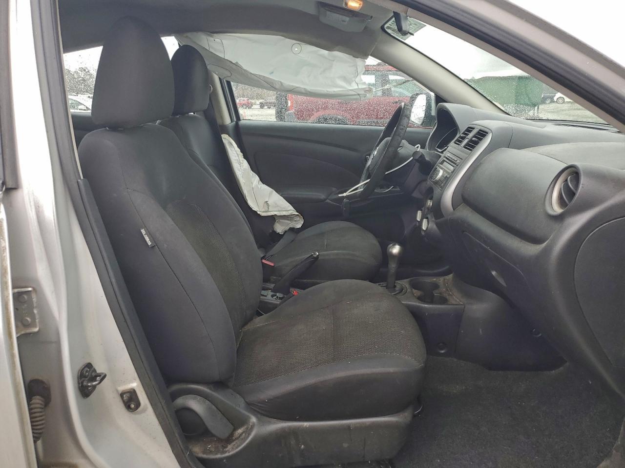 2013 Nissan Versa S - Фото 7