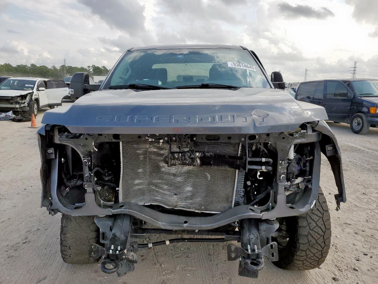 2023 Ford F250 Super Duty - Image 5