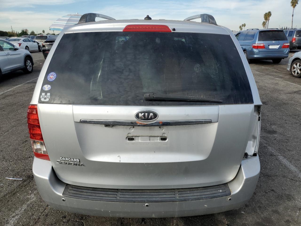 2012 Kia Sedona Lx - Фото 6