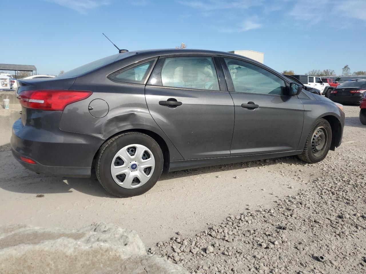 2018 Ford Focus S - Фото 3