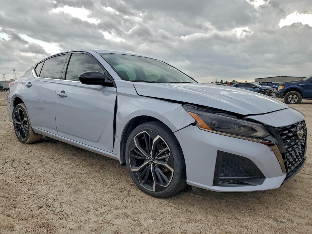 2023 Nissan Altima Sr - Фото 4